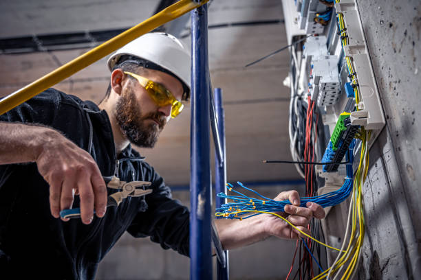 Best Commercial Electrician Services  in Gearhart, OR