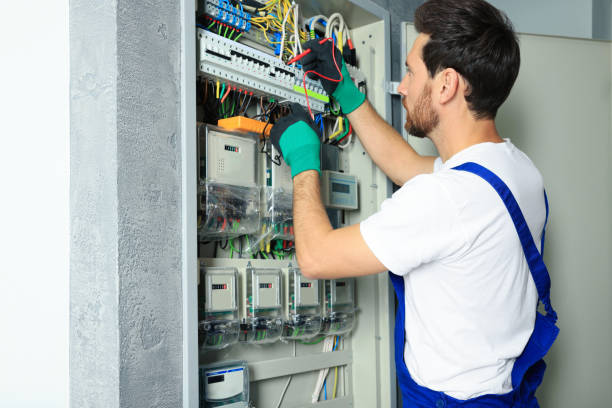 Best Circuit Breaker Repair  in Gearhart, OR